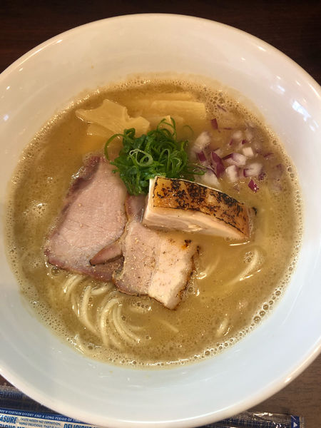 「鶏白湯ラーメン　880円」@麺乃はるの写真