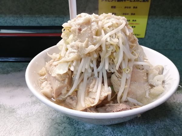 「ぶた入りラーメン」@ラーメン二郎 新宿小滝橋通り店の写真