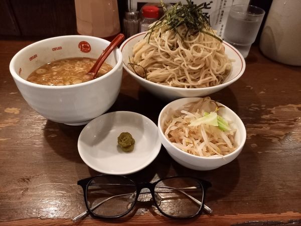 「つけ麺(特盛4玉)サービス茹もやし」@ラーメン 唐そば 渋谷2丁目店の写真