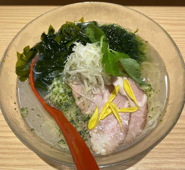 「【限定】アサリと海藻の冷し麺　９８０円」@焼きあご塩らー麺 たかはし アトレ川崎店の写真