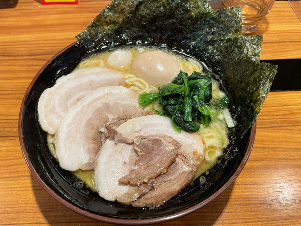 「MAXラーメン」@横浜家系ラーメン 壱角家 関内本町店の写真