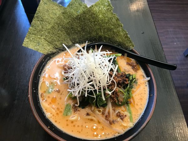 「とんこつ担々麺」@金沢家 八景店の写真