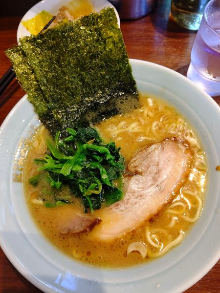 「ラーメン麺硬め・キャベチャー」@金八家の写真
