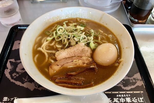 「【限定】津軽濃厚煮干し 長尾中華そば〜ごぐにぼ〜 950円＋味玉」@らあめん花月嵐 西原町店の写真