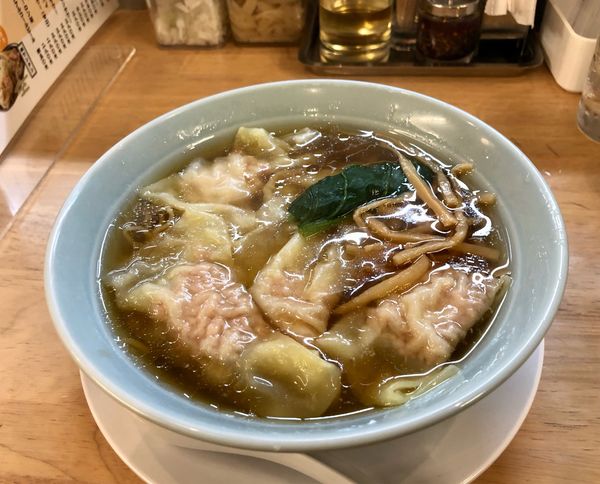 「ワンタンメン（淡麗醤油）」@月見ワンタンメン専門店 三日月 大森北口店の写真