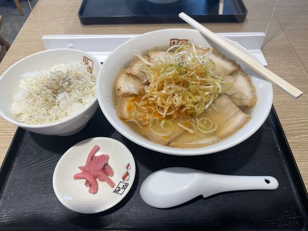 「ねぎ焼豚ラーメン(塩)」@喜多方ラーメン坂内 品川シーズンテラス店の写真