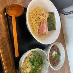 平日限定つけ麺　ハツ丼