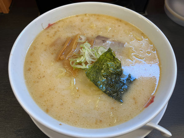 「とんこつラーメン　大盛」@日高屋 与野駅東口店の写真