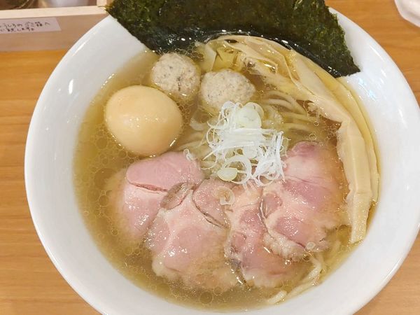 「全部のせ塩らーめん（燻製たまご）」@しののめヌードルの写真