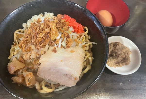 「カレーまぜそば＋焼きチーズ＋サバマヨ」@大宮まぜそば 誠治の写真