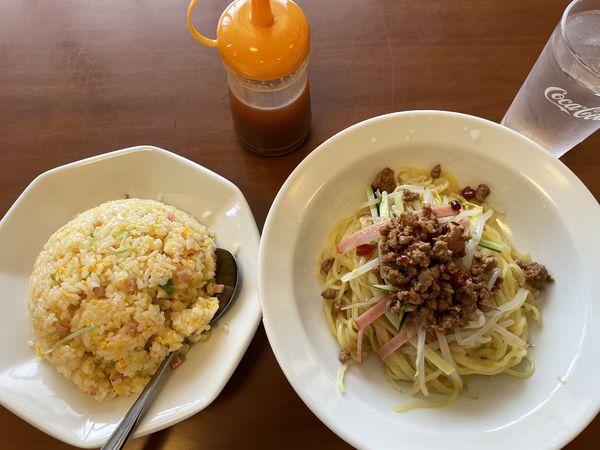 「冷麺セット（台湾冷麺＋炒飯）　￥７５０」@中国料理 京華の写真