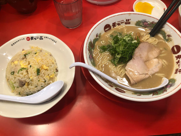 「ラーメン & チャーハン (1,150円)」@天下一品 田町店の写真