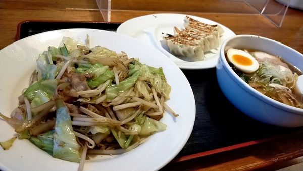 「半ラーメン　餃子　野菜炒め」@ゆめの屋の写真