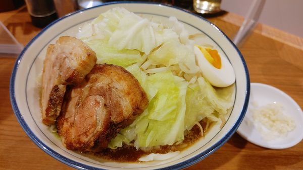 「醤油とんこつ・麺大盛・（麺柔らかめヤサイ）￥950」@らーめん勇の写真