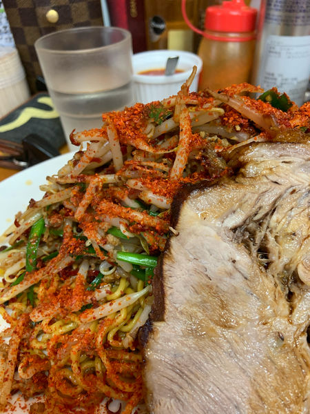 「皿台湾2倍盛＋チャーシュー」@人生餃子の写真