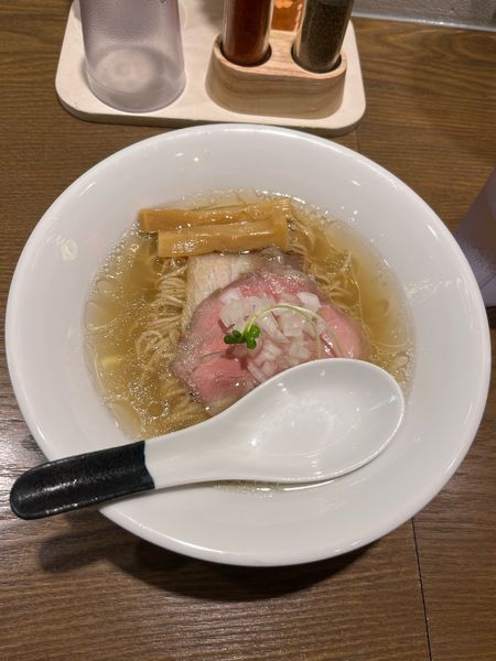 「蛤の塩らぁ麺 850円」@RAMEN and TSUKEMEN Number.6の写真
