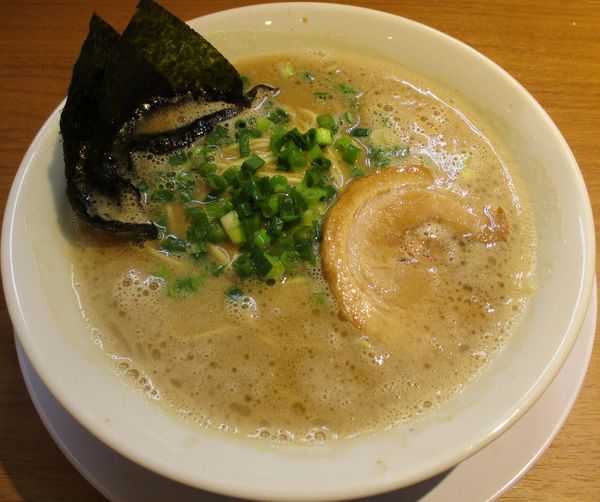 「ラーメン　780円」@釜焚きとんこつ がっとん 東京ラーメン横丁店の写真