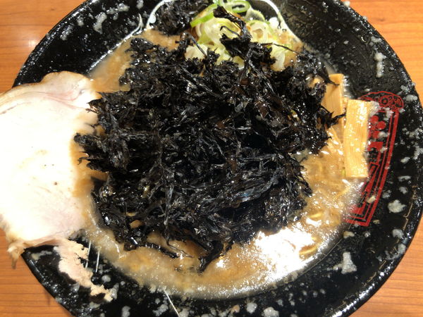 「岩のり背脂中華そば(東京駅限定)＋替玉」@金澤濃厚中華そば 神仙 東京ラーメンストリート店の写真