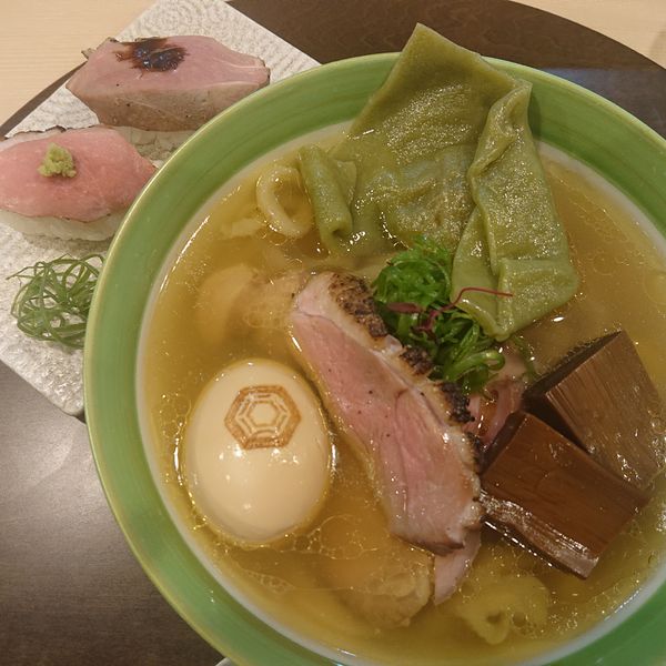 「特製手打中華蕎麦塩1350円、鴨肉寿司320円ビール400円」@手打麺祭 かめ囲の写真