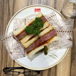 牛カツカレーサンド