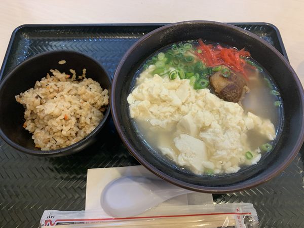 「ゆし豆腐そばジューシーセット 660円+excise」@ま～さんや 経塚シティ店の写真