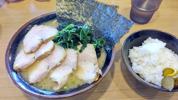 「チャーシューメン+小ライス」@醤油豚骨ラーメン 八右衛門の写真