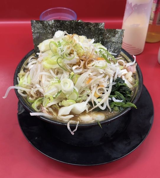 「ラーメン チャーシュー２枚 野菜ミックス」@家系ラーメン 王道 いしいの写真