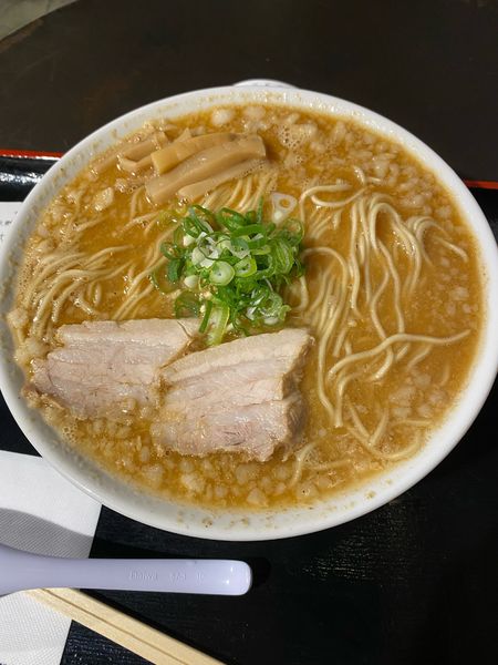 「背脂中華そば➕大盛➕麺固め」@中華そば ふくもり 日比谷ラーメンアベニュー店の写真