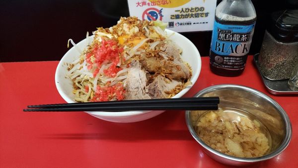 「冷し(中)950円【カラメ以外全増し】」@ラーメンハイキックの写真
