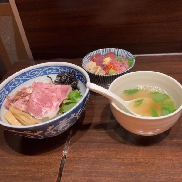 「冷やし油そば＋海鮮丼」@寿製麺 よしかわ 西台駅前店の写真