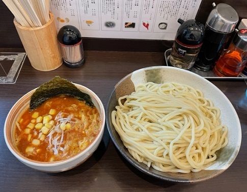 「辛味噌つけ麺　中盛り　950円。」@麺と餃子の工房 麺屋食堂の写真