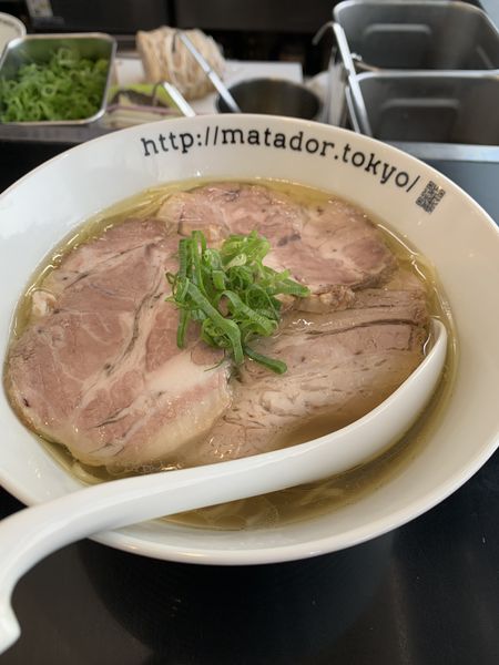 「塩1000円 チャーシュー肩ロース400円」@柳麺マタドールの写真