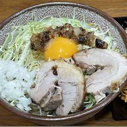 さなじまぜそば(麺200g、チャーシューマシ、アブラ、玉ねぎ)