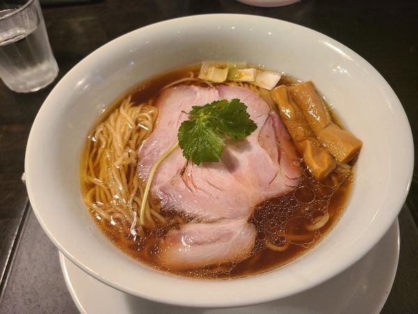 「地鶏丹波黒どり醤油ラーメン」@KaneKitchen Noodlesの写真