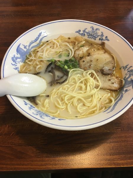 「ラーメン」@熊本ラーメン こむらさき 上通中央店の写真