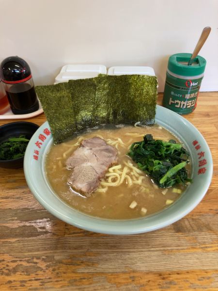 「中盛ラーメン+ほうれん草　800円」@六角家 本店の写真