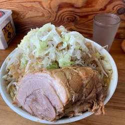 ラーメン中＋小豚（ニンニク アブラ ネギ）