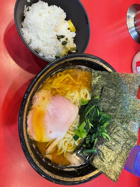 「大盛ラーメン」@家系総本山 ラーメン吉村家の写真
