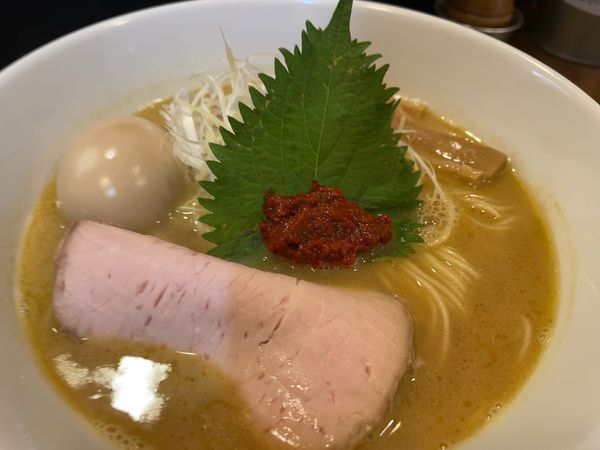 「パイタンタイ900円＋味玉100円」@ラーメンハウス ブレーンバスターの写真