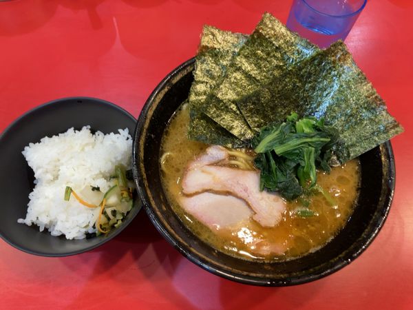 「ラーメン　ライス」@家系総本山 ラーメン吉村家の写真