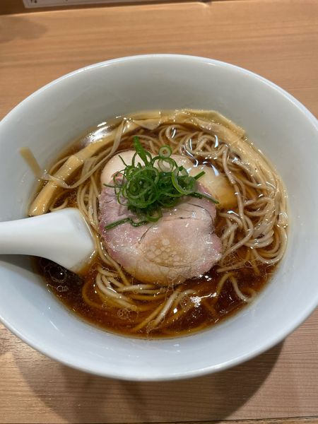 「醤油ラーメン」@らぁ麺 はやし田 横浜店の写真