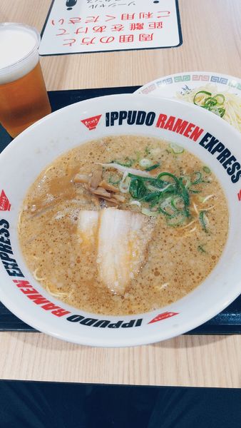 「博多流とんこつしょうゆラーメン」@IPPUDO RAMEN EXPRESS さいたま新都心コクーン店の写真