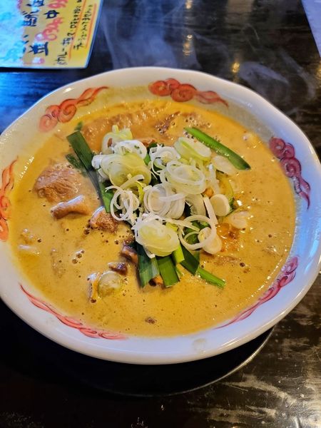 「カレーもつラーメン」@麺酒場 丸勝の写真