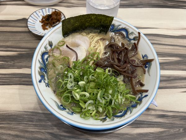「上らーめん(ばりかた)850円」@博多長浜とんこつラーメン ごてんの写真