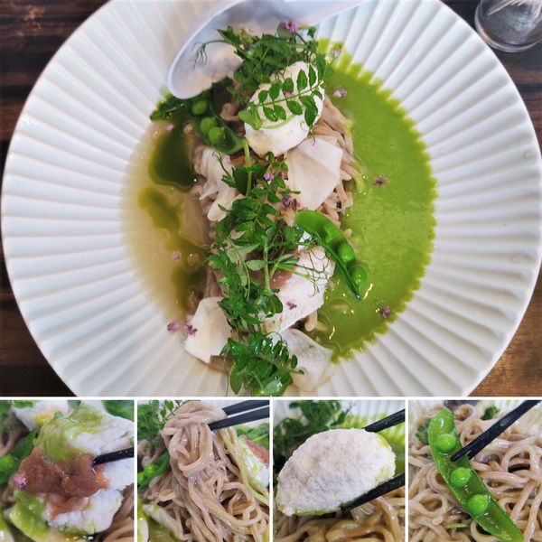 「グリーンピースのすり流しとハモ出汁の冷やし　2000円」@稲荷屋の写真