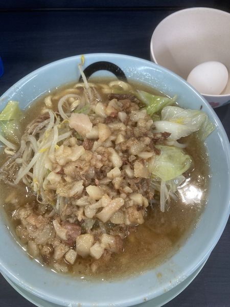 「ラーメン半分、ちょいアブラ、生卵」@オリバーヌードルの写真