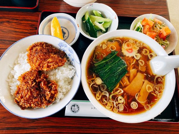 「ソースカツ丼+ラーメン醤油セット」@レストラン 小ばやしの写真