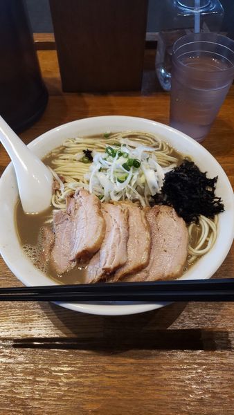「濃厚煮干しそば(大)チャーシュー増し＋替玉」@中村屋総本山の写真