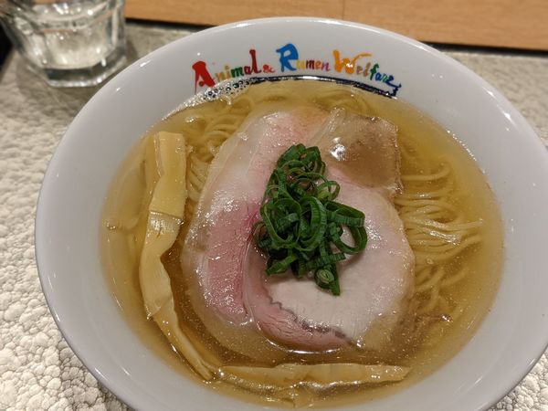「塩中華そば」@塩中華そば おかだ なんばラーメン一座店の写真