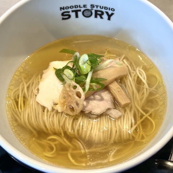 「塩そば」@NOODLE STUDIO STORYの写真